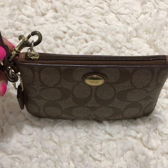 Coach - Picture 6 of 6